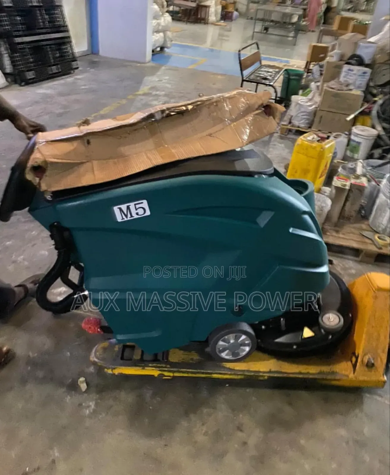 Industrial Scrubbing Machine