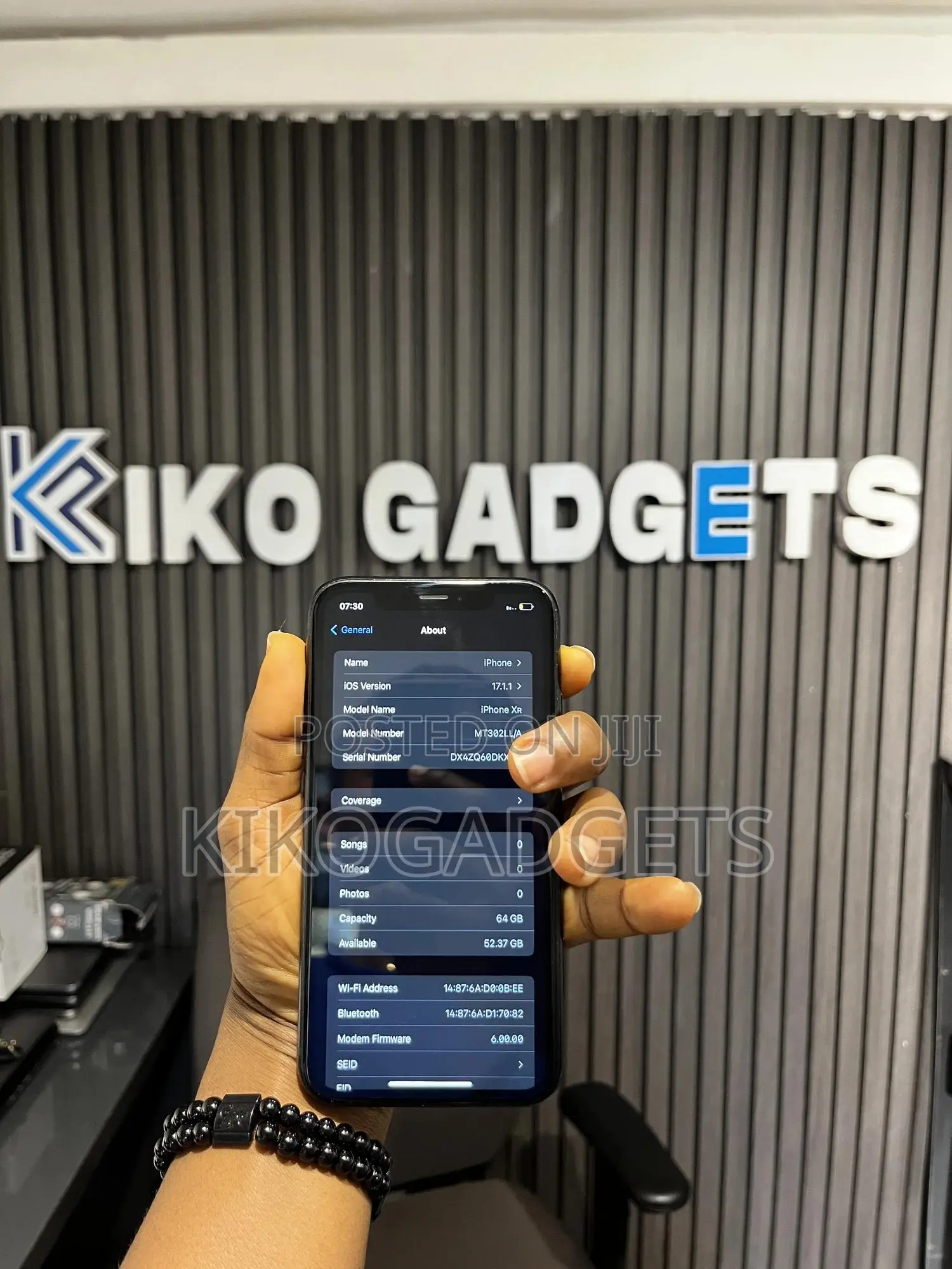 Apple XR 64 GB Black