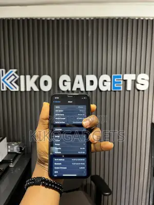 Apple XR 64 GB Black