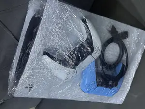 London Used Ps 5 Fat With Games and 2 Original Pads