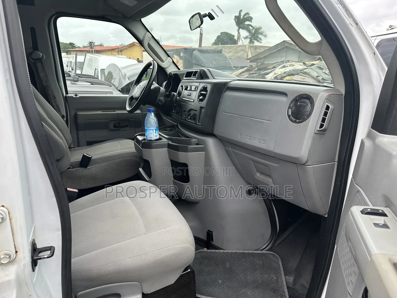 Ford E250 2013 White