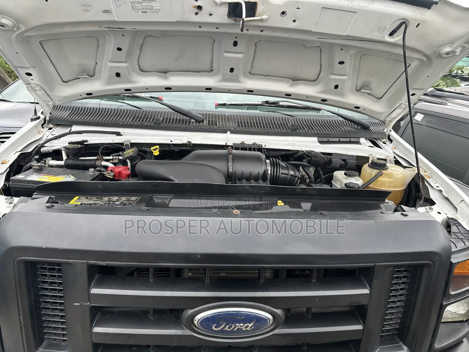 Ford E250 2013 White