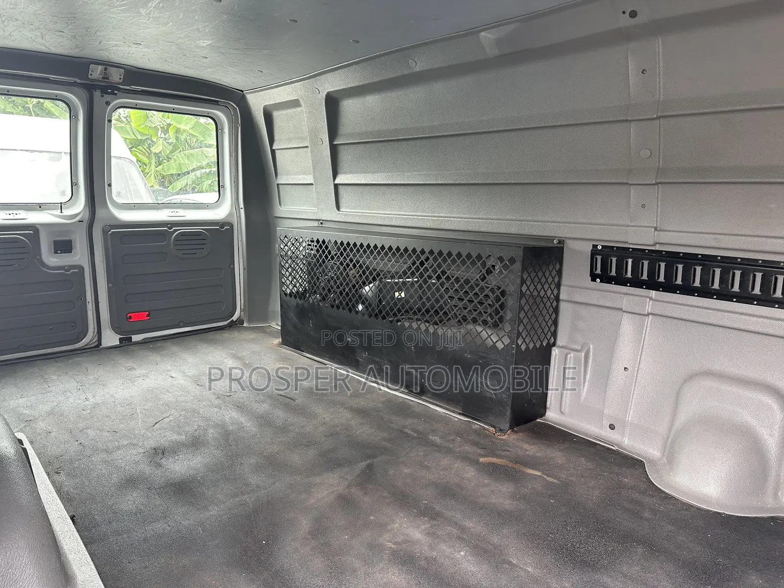 Ford E250 2013 White