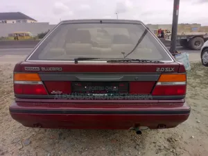Nissan Bluebird 1999 Red