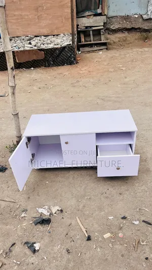 Cen Tee Table (White )