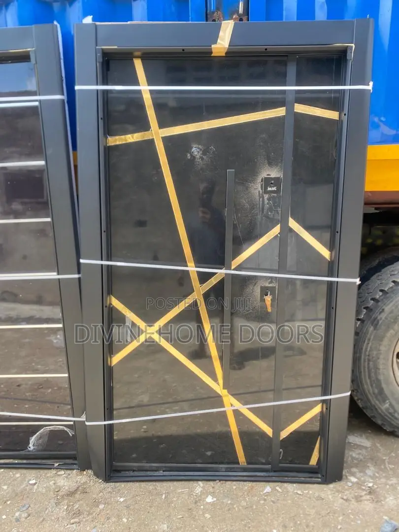 Line-Line Door