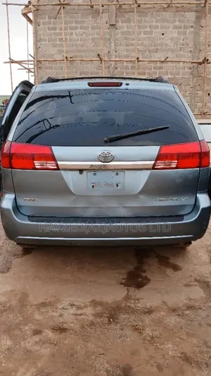 Toyota Sienna 2005 Blue