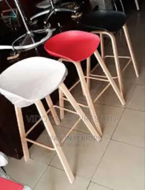 Bar Stools With Wooden Legs