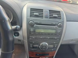 Toyota Corolla 2010 Silver