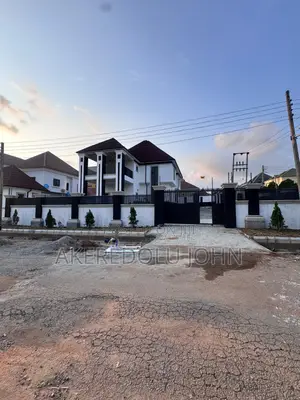 4bdrm Duplex in Life Camp for sale