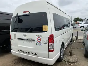 Toyota HiAce 2015 White