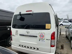 Toyota HiAce 2015 White