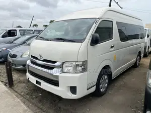Toyota HiAce 2015 White
