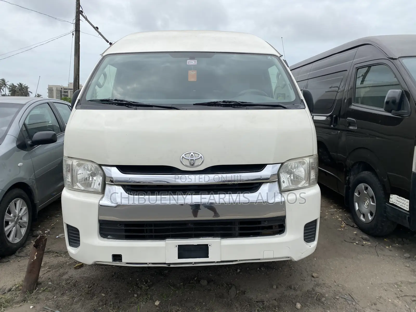 Toyota HiAce 2015 White