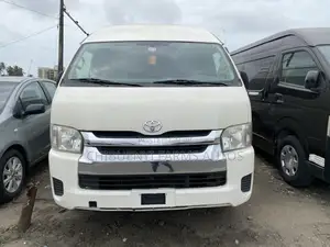 Toyota HiAce 2015 White