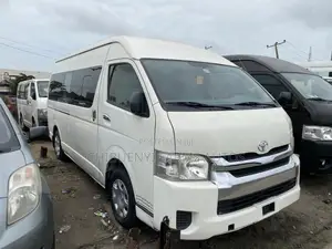 Toyota HiAce 2015 White
