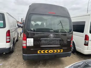 Toyota HiAce 2015 Beige