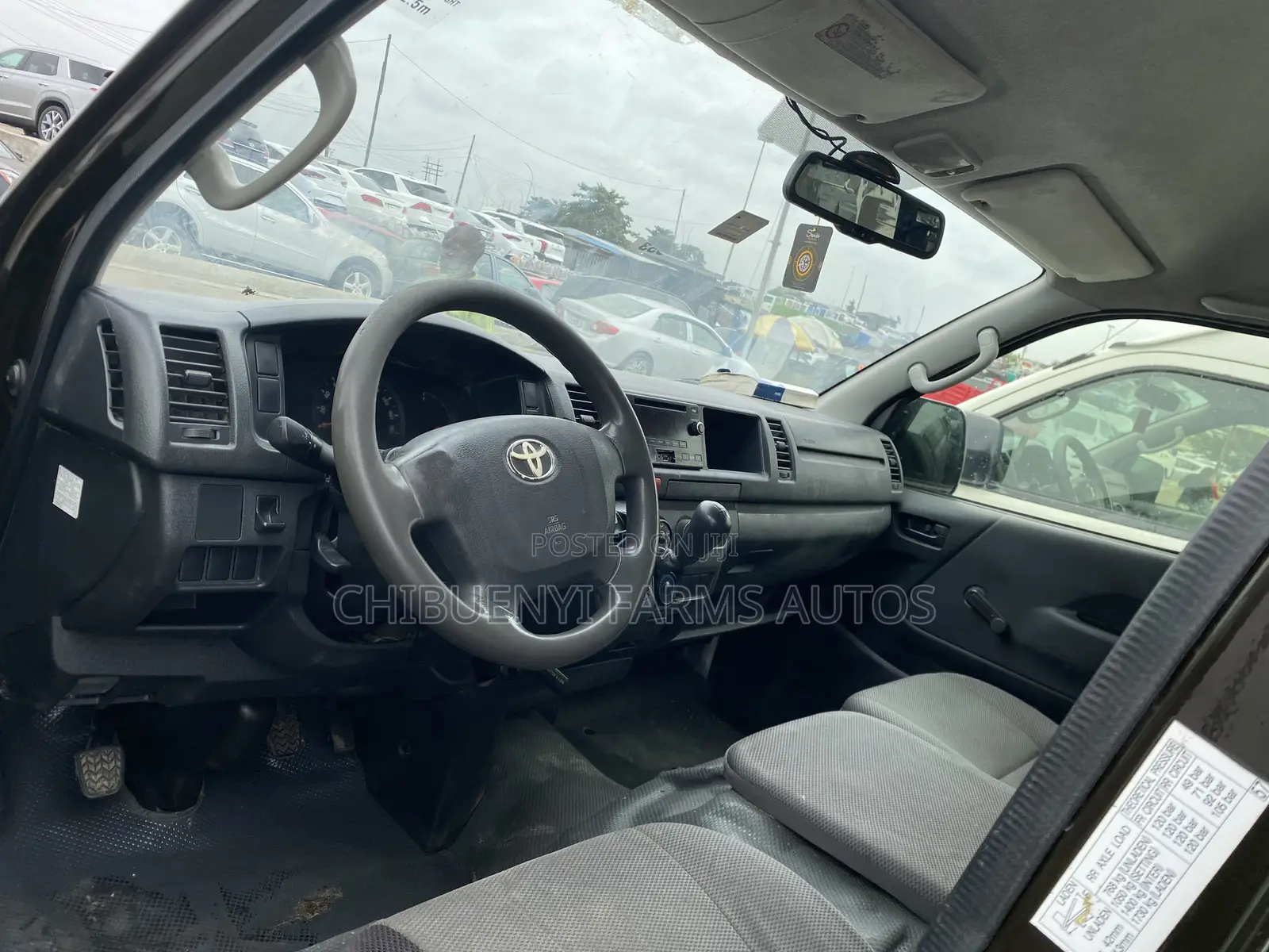 Toyota HiAce 2015 Beige