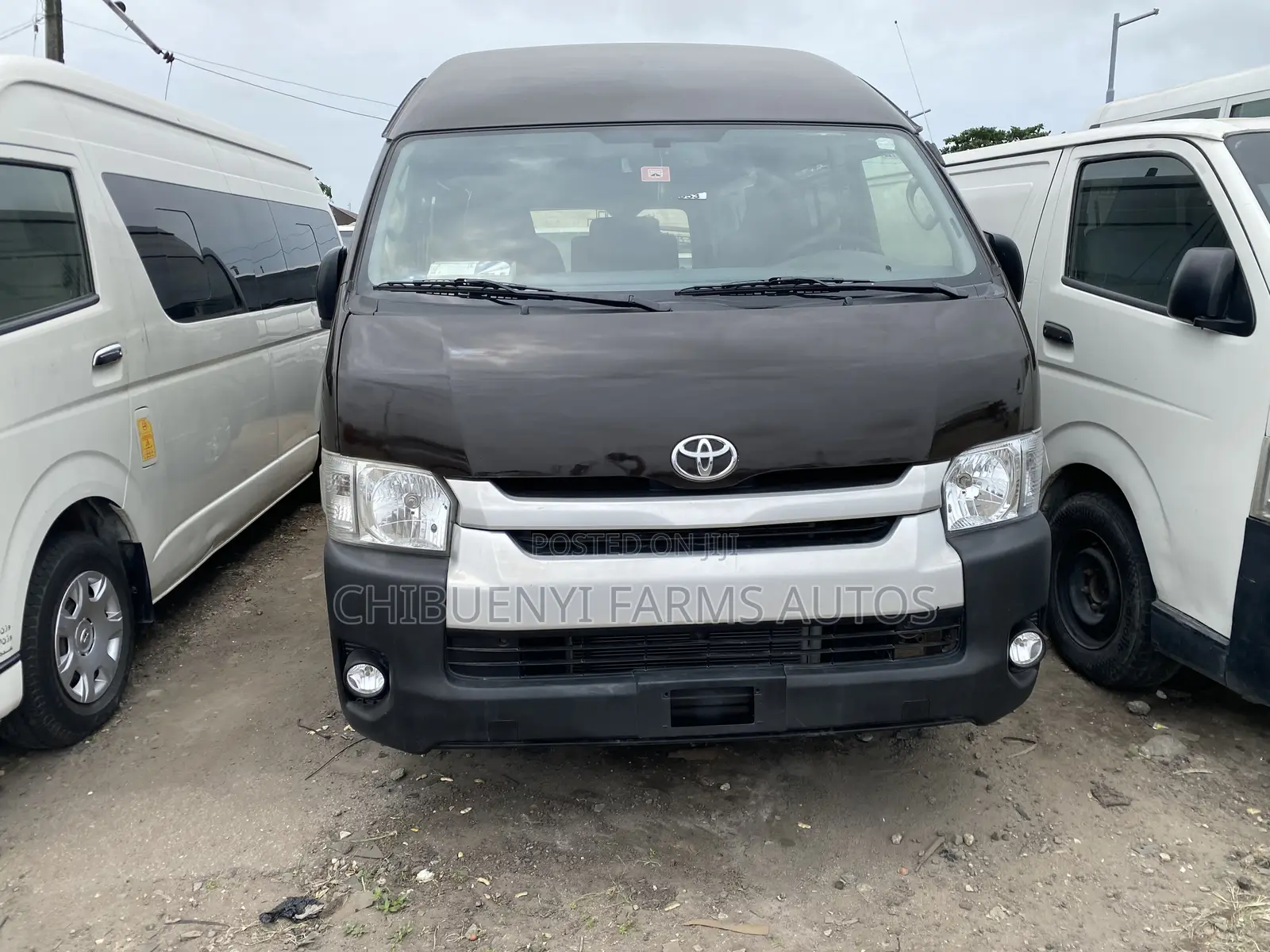 Toyota HiAce 2015 Beige