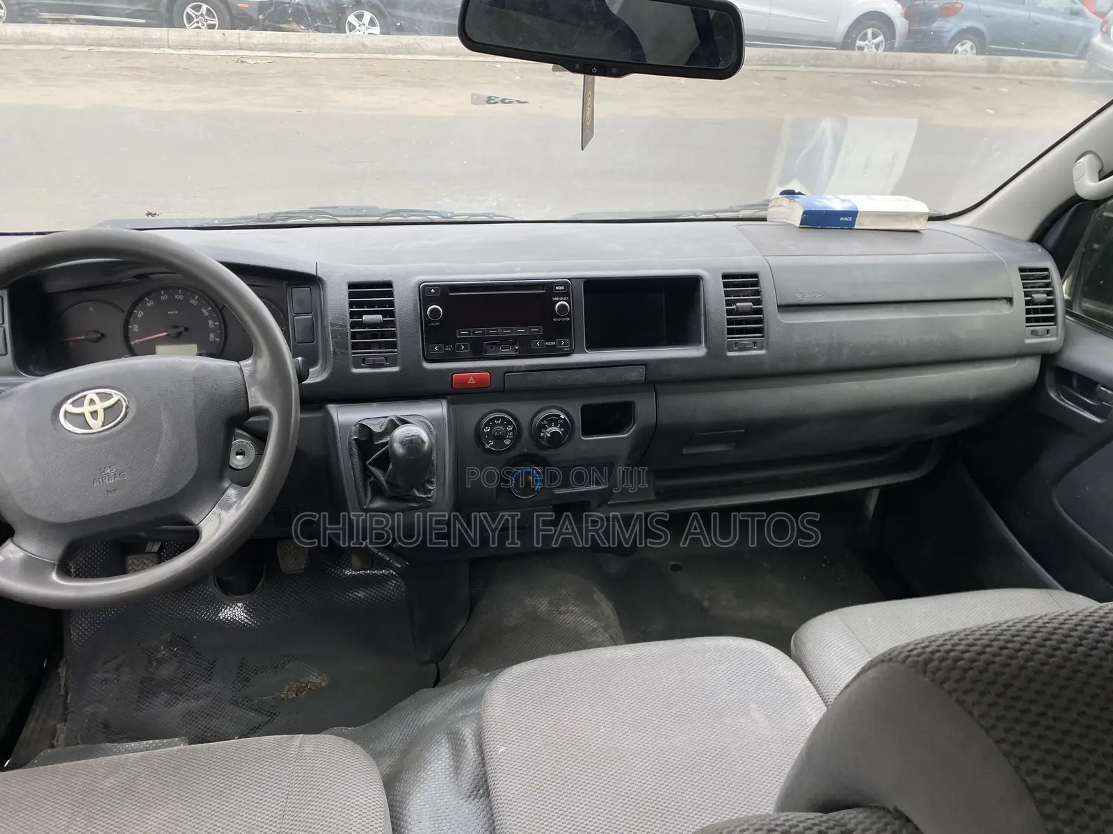 Toyota HiAce 2015 Beige