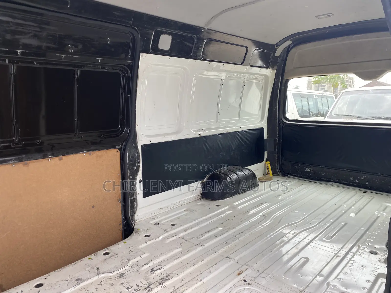 Toyota HiAce 2015 Beige