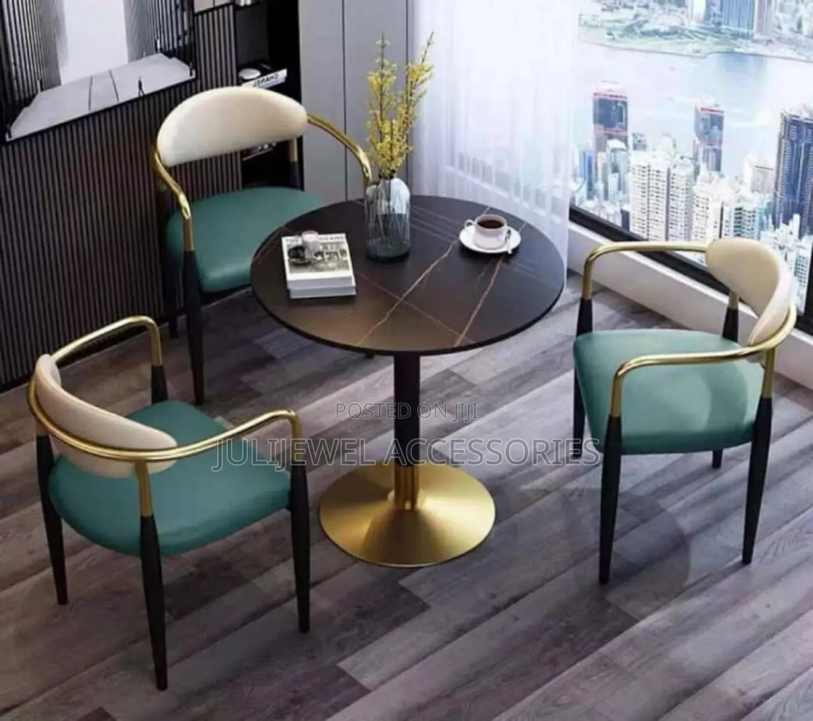 Classic Green Chair With Table