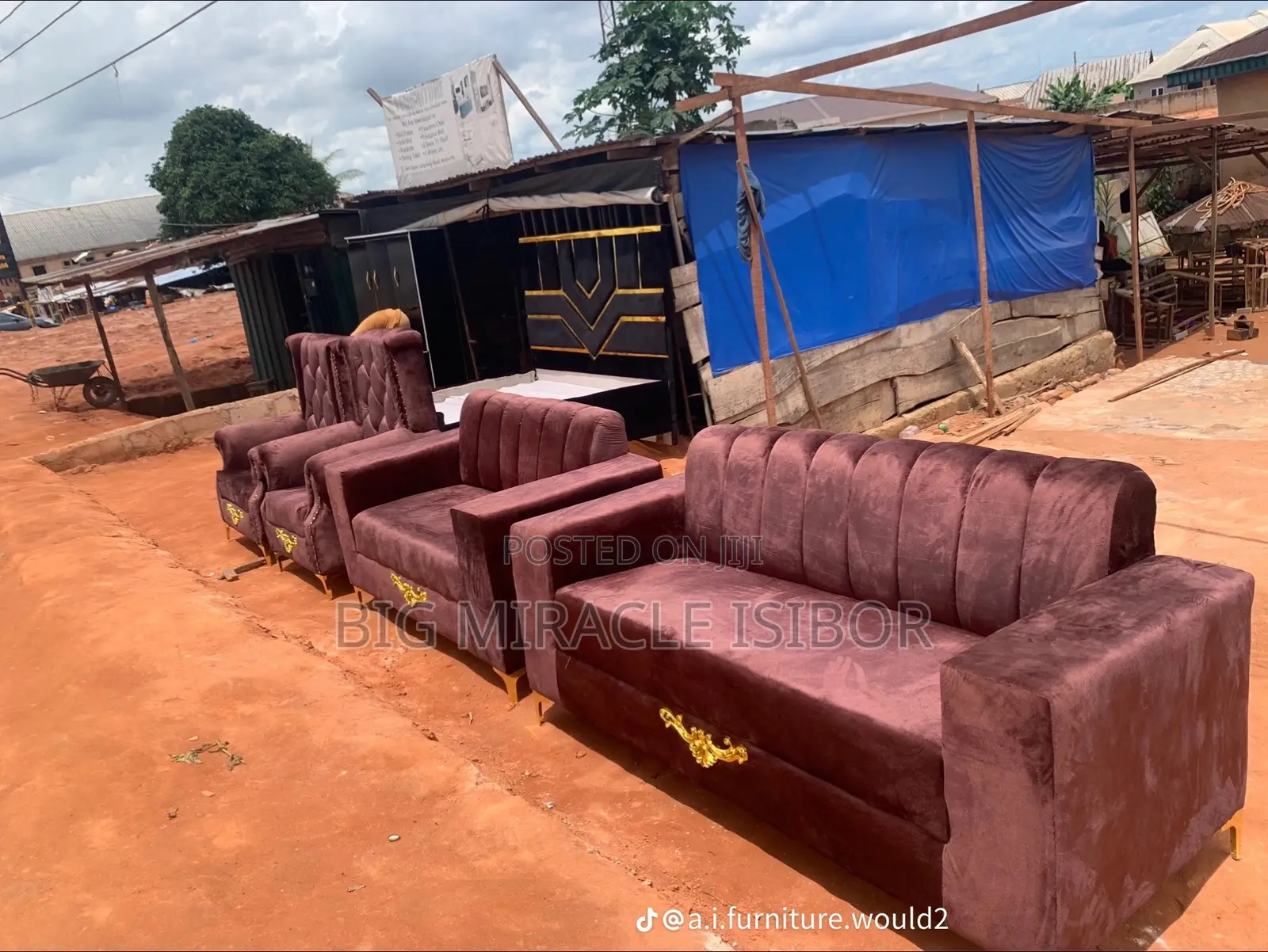 A Complete Set of Chair