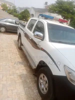 Toyota Hilux 2013 White