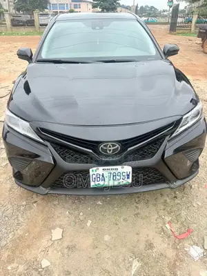 Toyota Camry SE (2.5L 4cyl 8A) 2019 Black