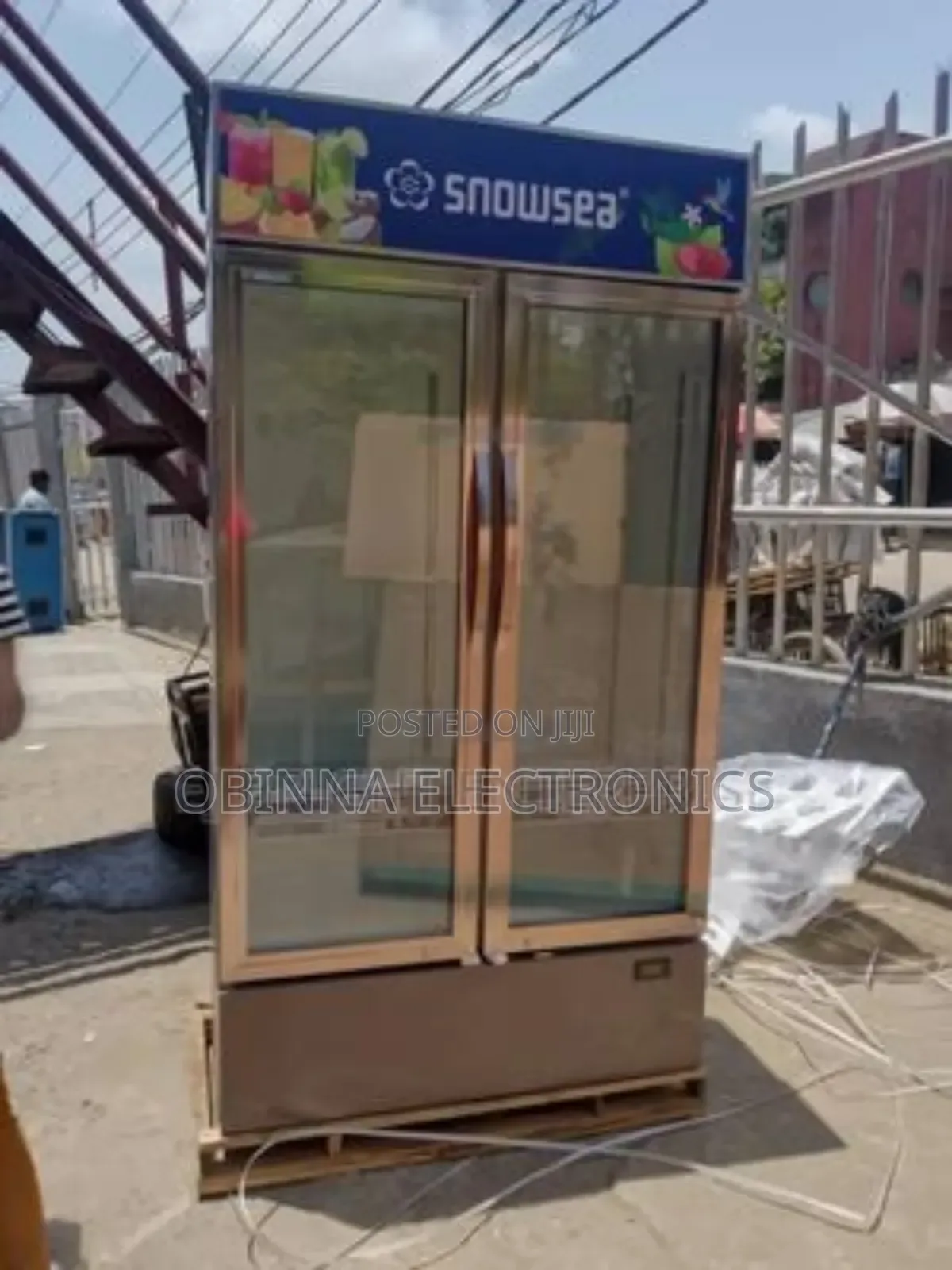 Brand New Snowsea Side-Side 620litter Showcase Refrigerator>>External