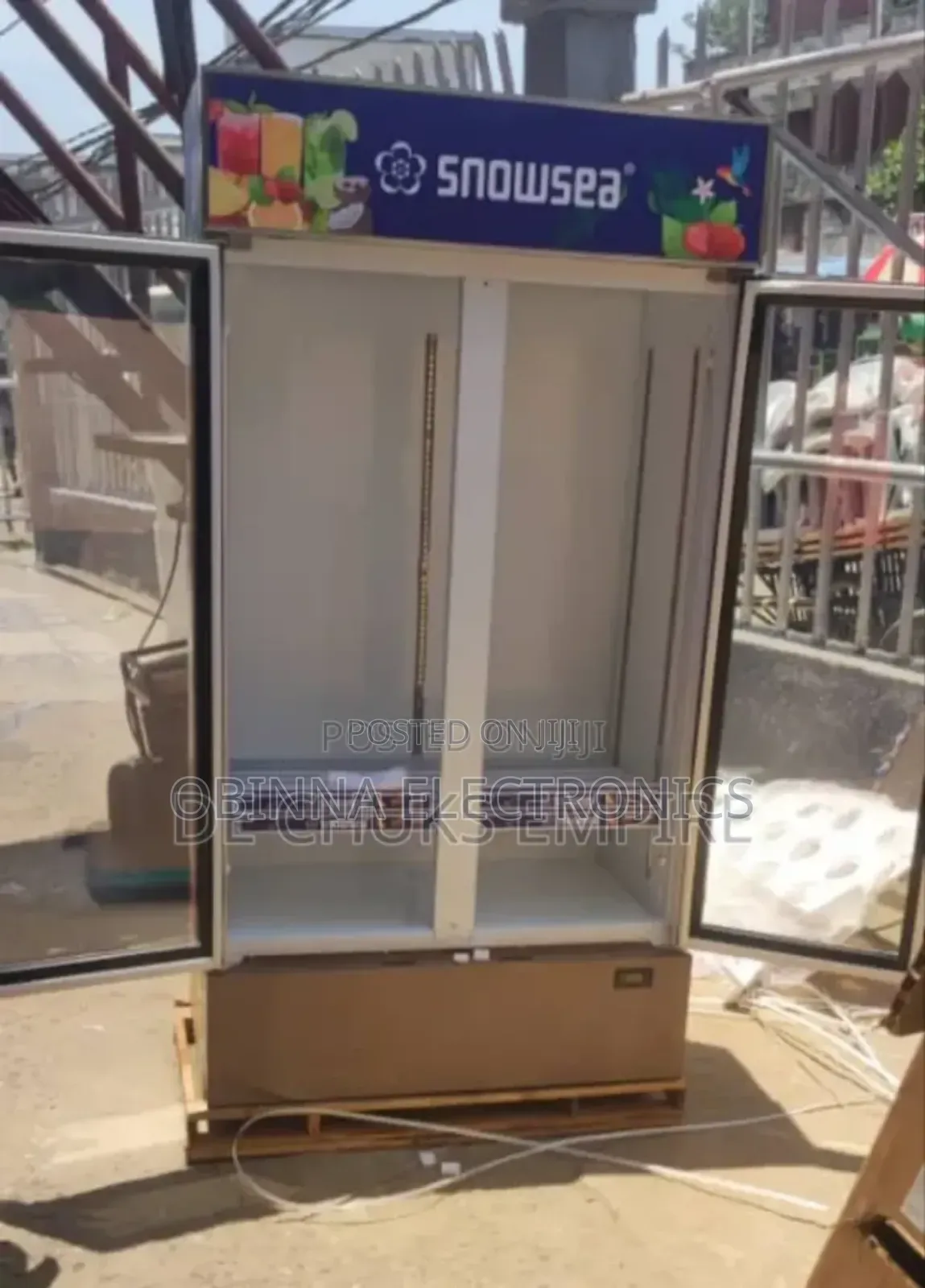Brand New Snowsea Side-Side 620litter Showcase Refrigerator>>External