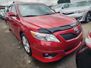 Toyota Camry SE 4dr Sedan (2.5L 4cyl 6A) 2011 Red