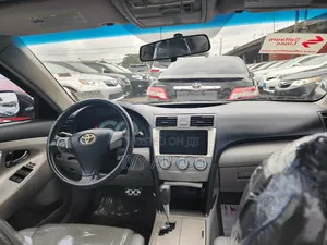 Toyota Camry SE 4dr Sedan (2.5L 4cyl 6A) 2011 Red