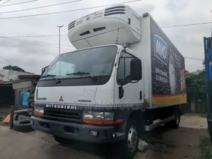 Mitsubish Canter Cooling Truck
