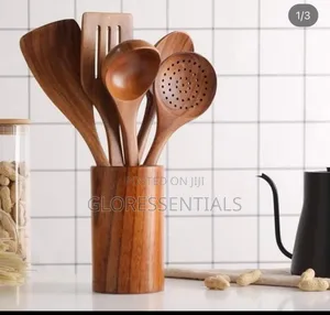 Polished Wooden Cookware Set