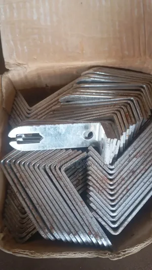 Clips or Main to Secondary Main Runner Clip