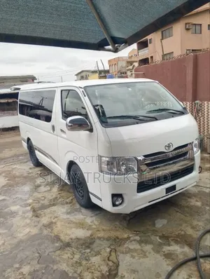 Toyota HiAce 2014 White