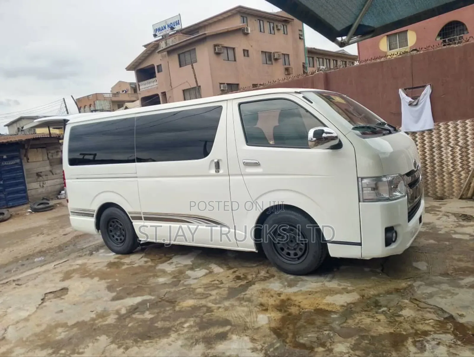 Toyota HiAce 2014 White