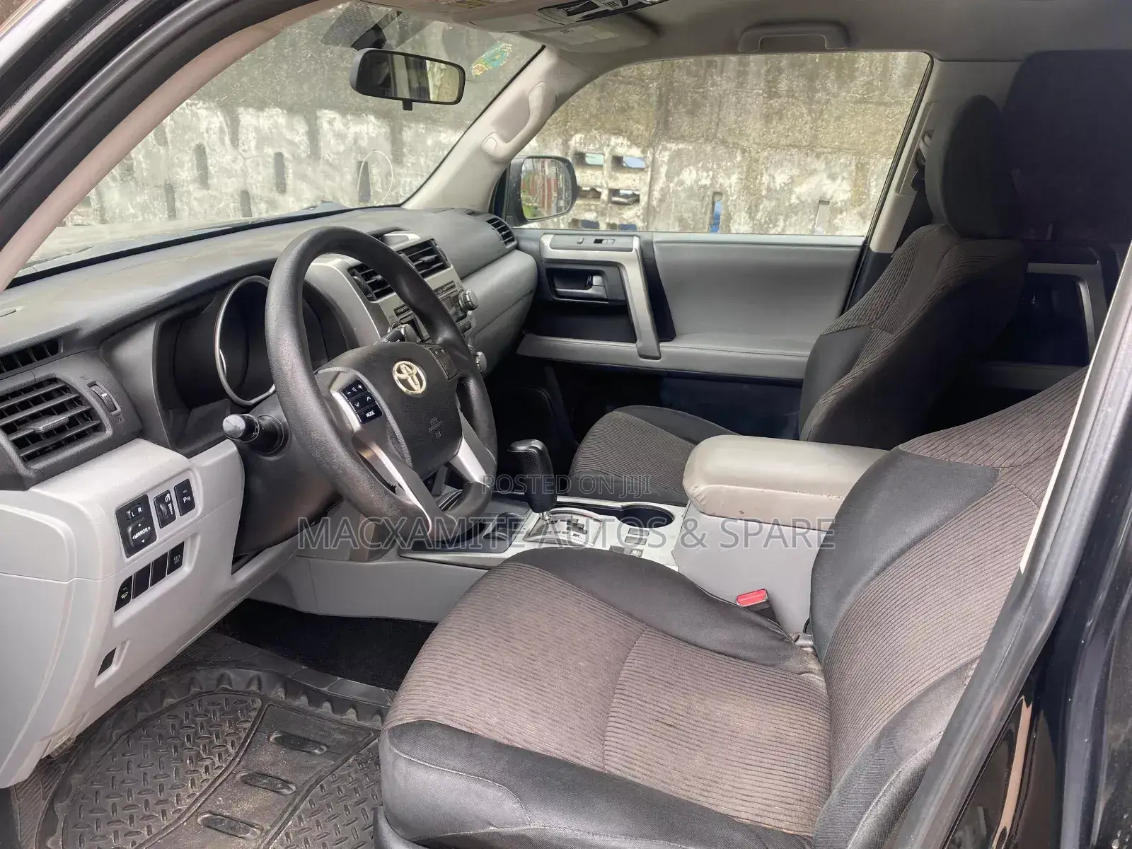 Toyota 4-Runner SR5 4WD 2012 Black