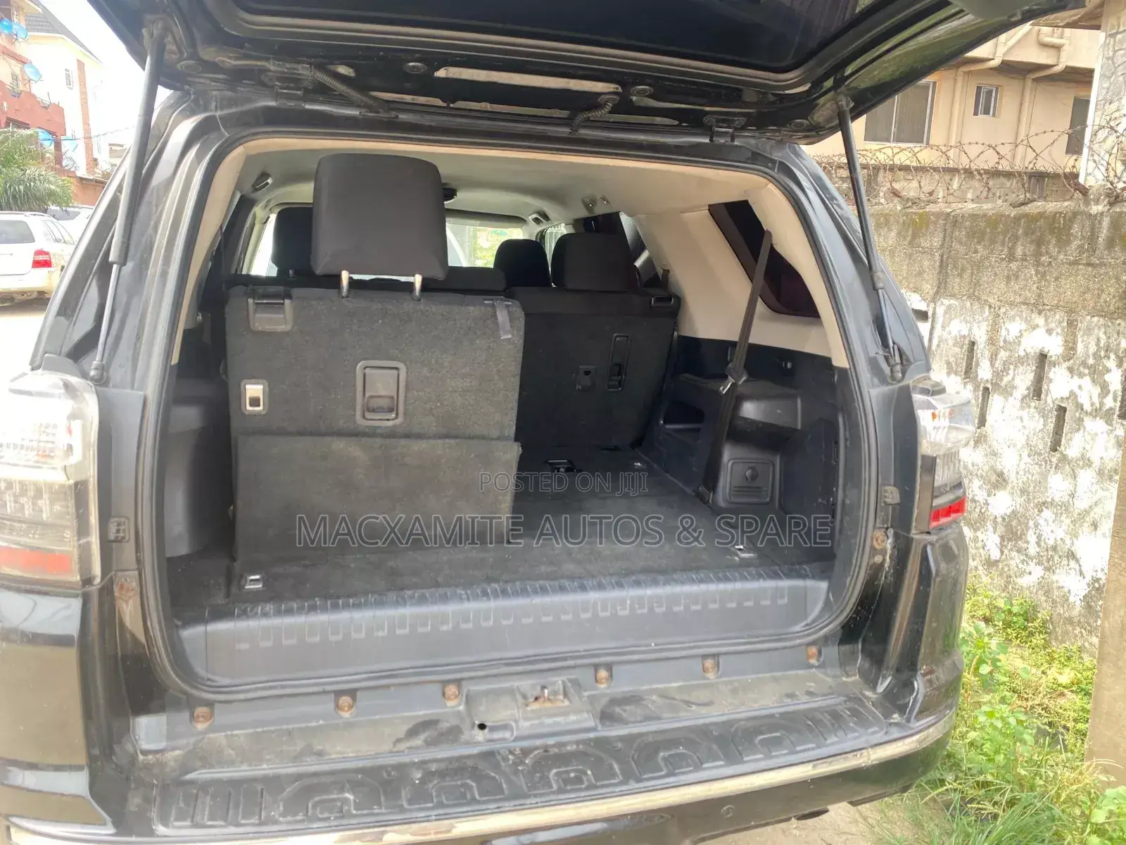 Toyota 4-Runner SR5 4WD 2012 Black