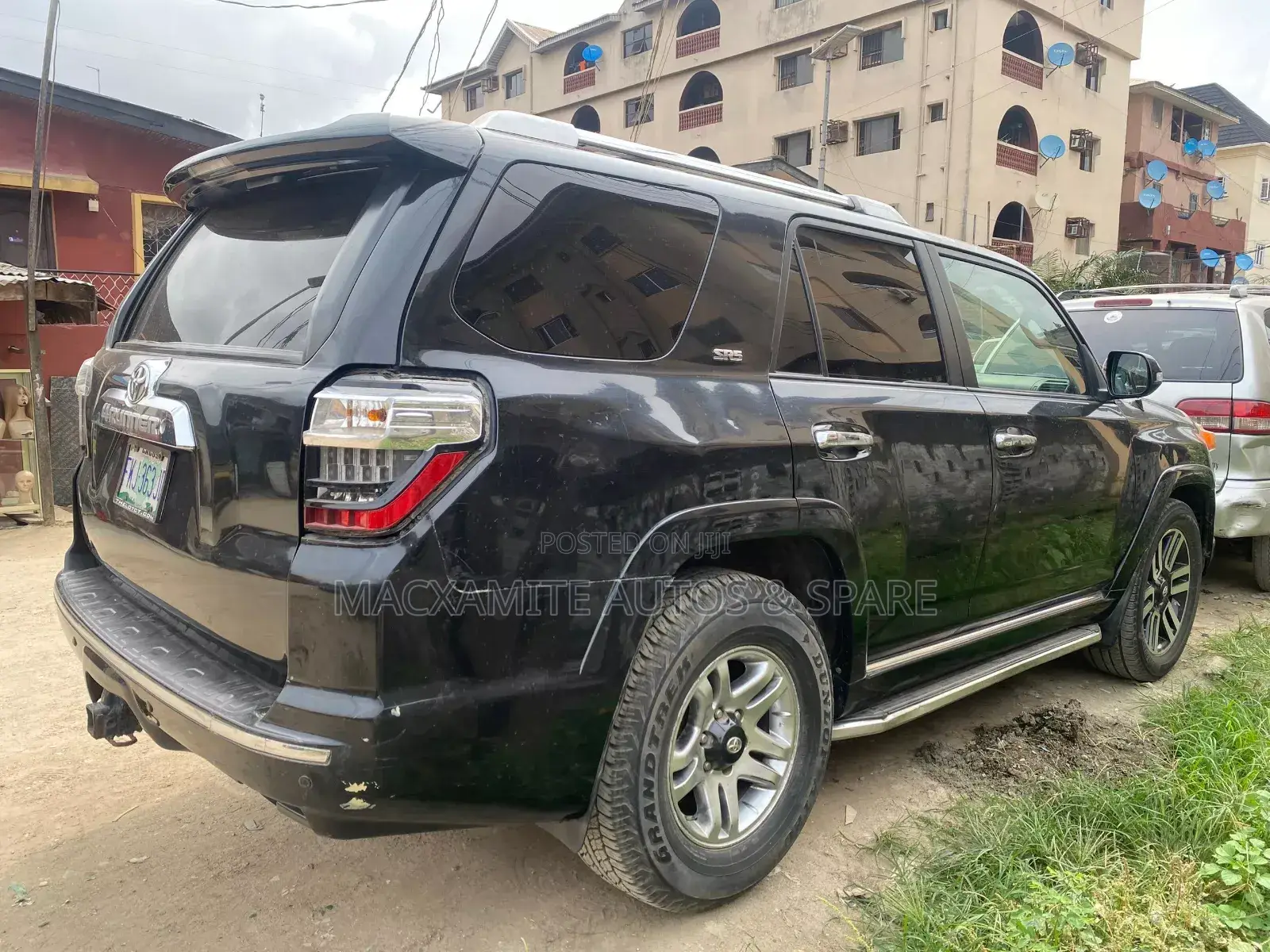 Toyota 4-Runner SR5 4WD 2012 Black