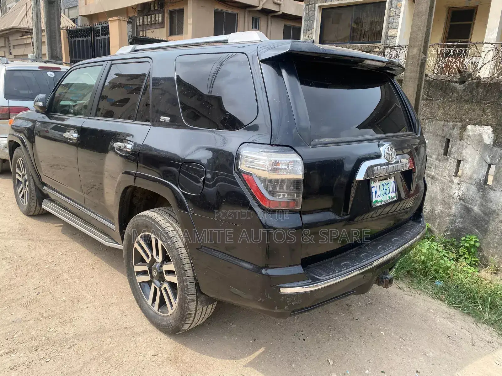 Toyota 4-Runner SR5 4WD 2012 Black