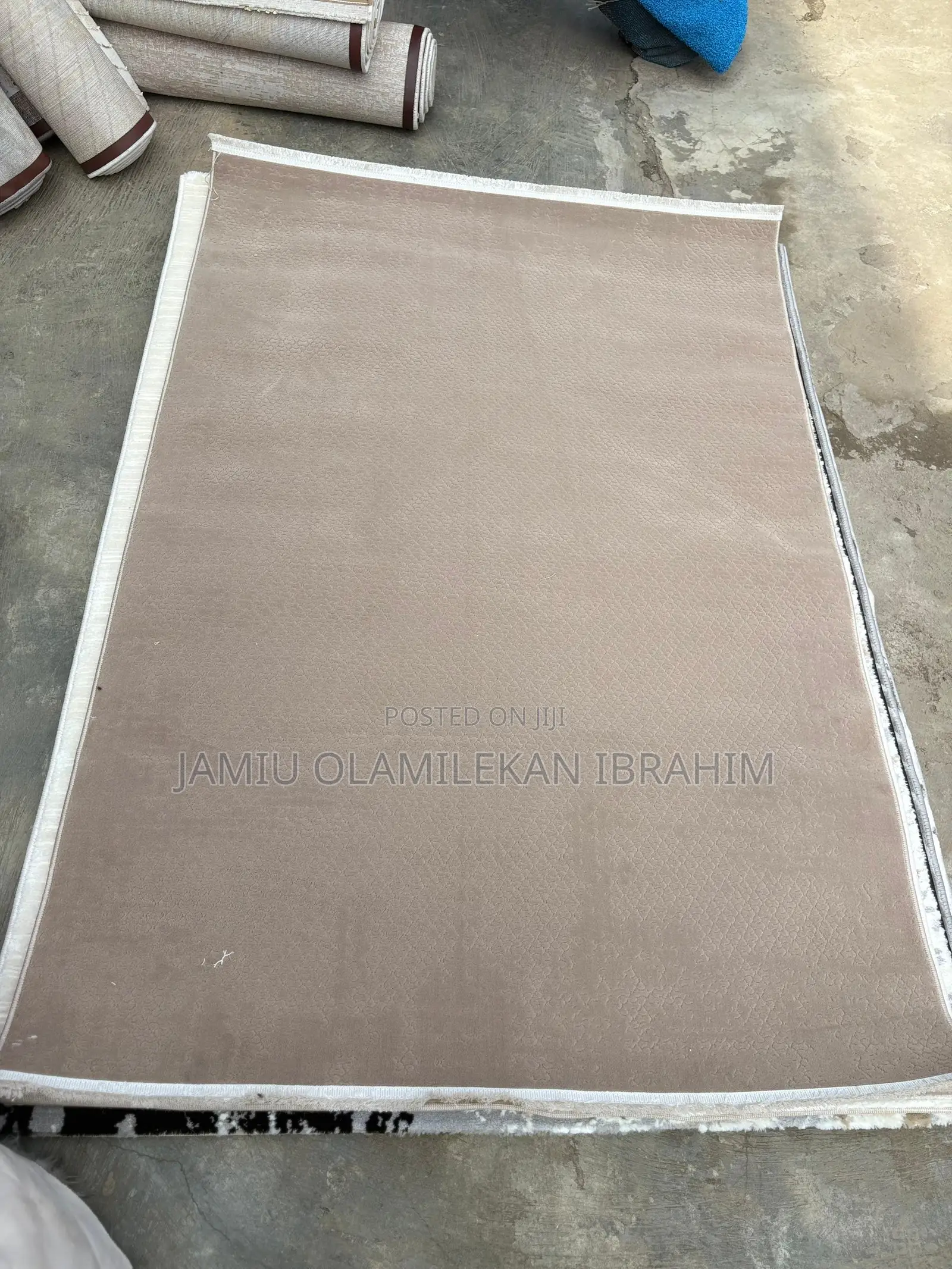 Bayberry Center Rugs