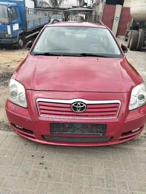 Toyota Avensis 2005 Red