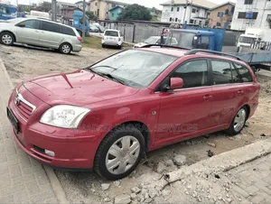 Toyota Avensis 2005 Red