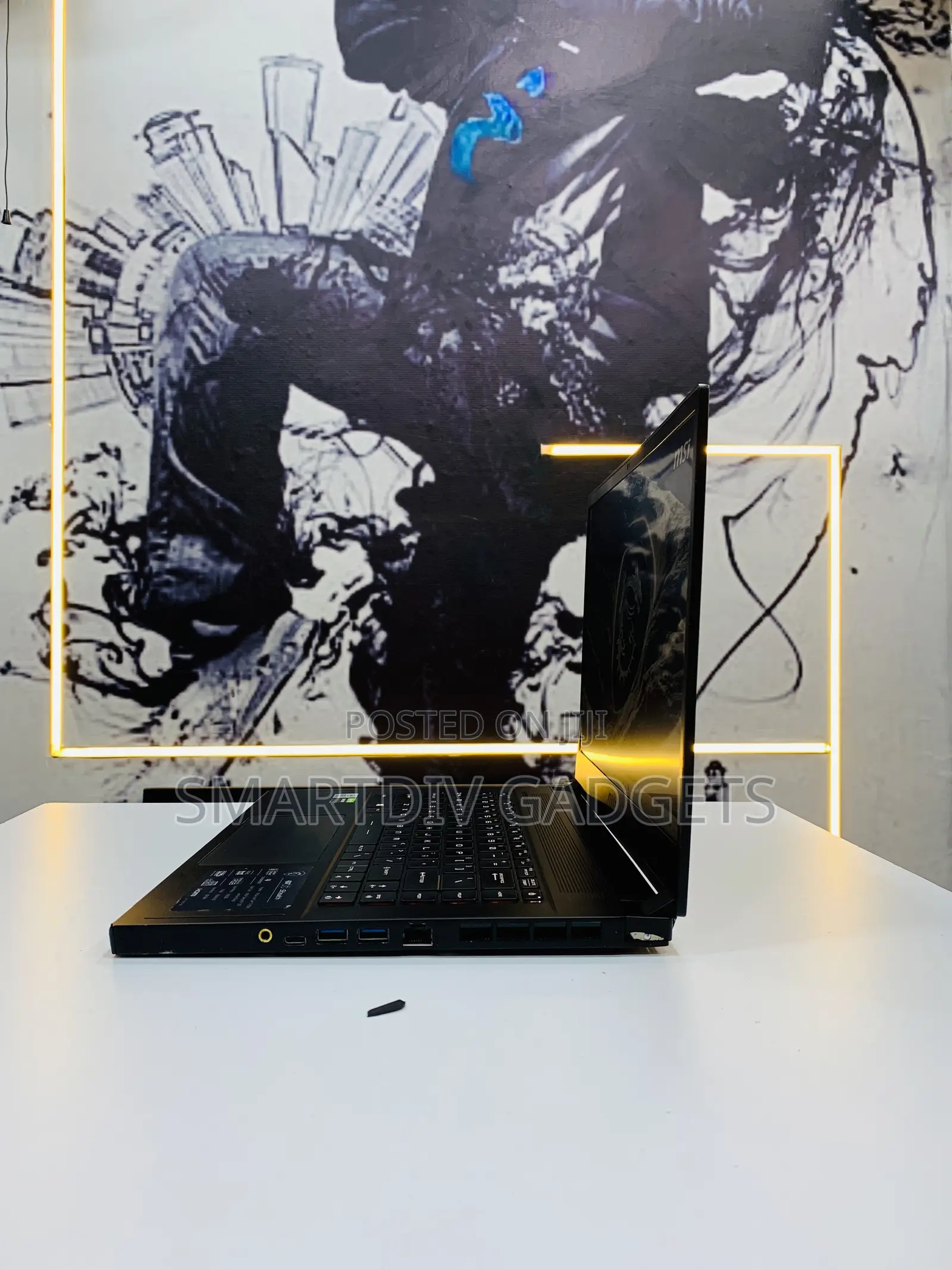Laptop MSI GS66 Stealth 10UH 16GB Intel Core I7 SSD 1T