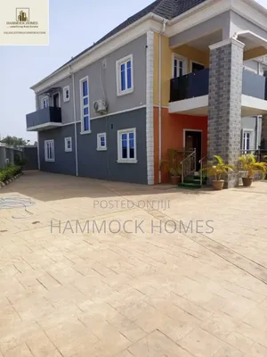 4bdrm Duplex in Ojoo for sale