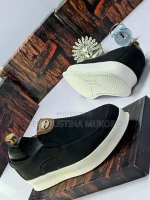 Latest Classic Design Flat Shoes