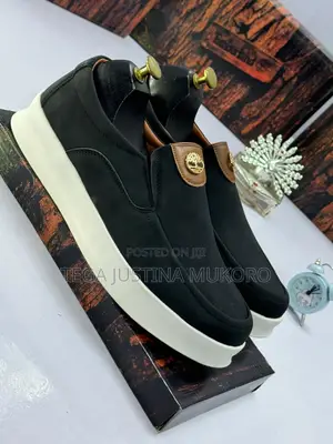 Latest Classic Design Flat Shoes