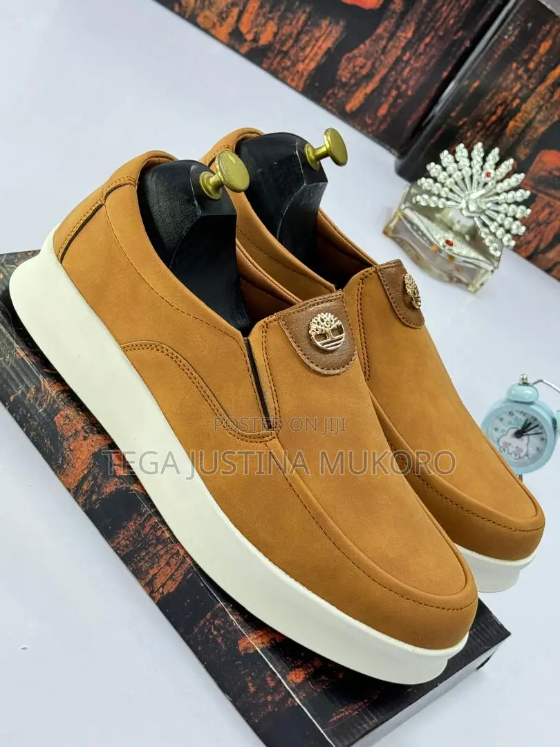 Latest Classic Design Flat Shoes